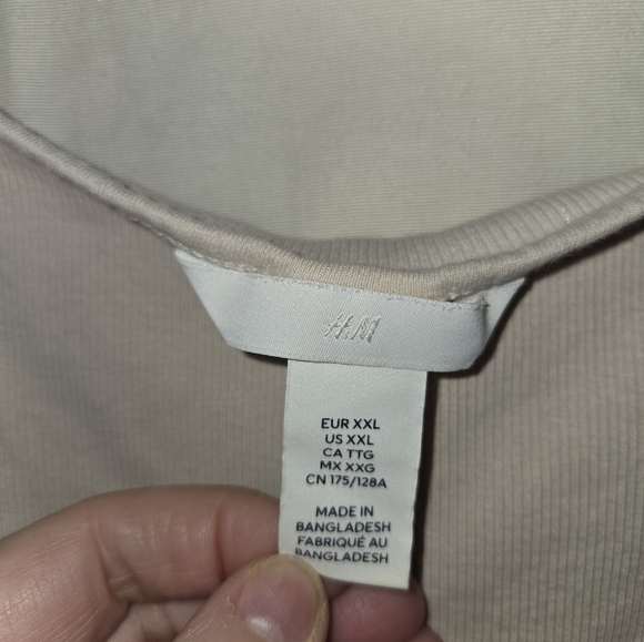 H&M Cream Sleeveless Tank Top With Button Detail Size XXL - Picture 2 of 4